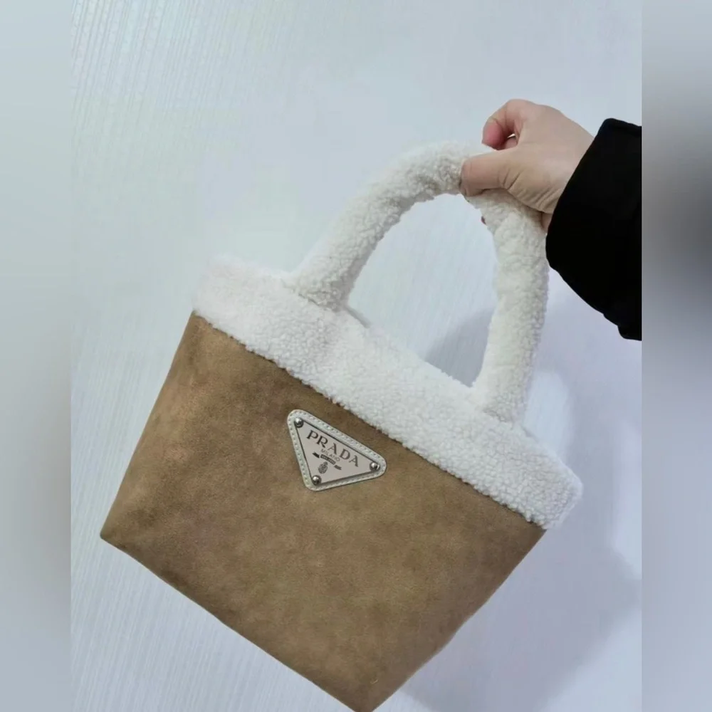 Tan and Cream Women's Bag - Picture 3 of 4